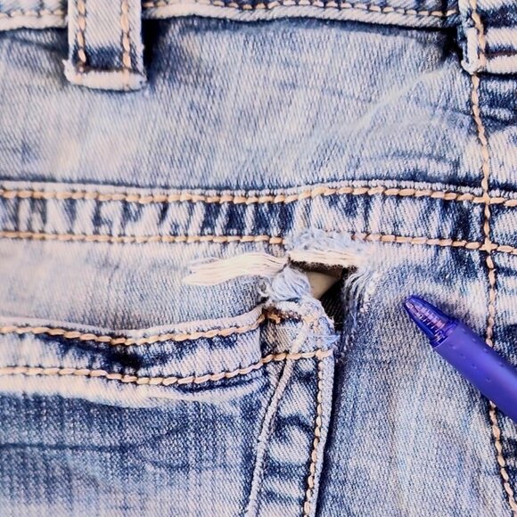 Heavily Distressed Vintage Silver Jeans size 33x32 - Picture 6 of 8